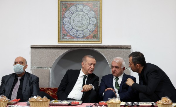 Alevi Vakıfları Federasyonu Erdoğan'ın ziyaret ettiği cemevi yönetimine ihraç süreci başlattı!